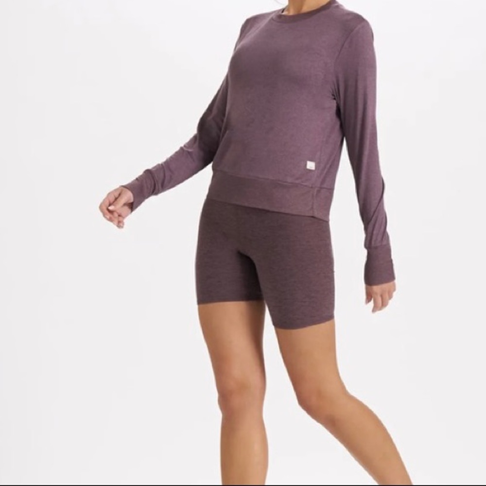 Vuori Daydream Crew Long Sleeve Pullover Sweater. Size Large. Smoke Plum.